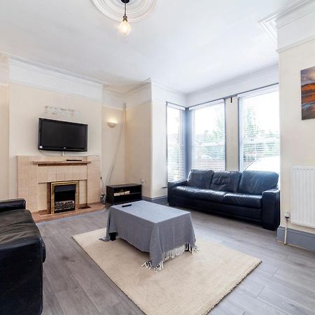 Highlands Gardens Suites Ilford Exteriör bild