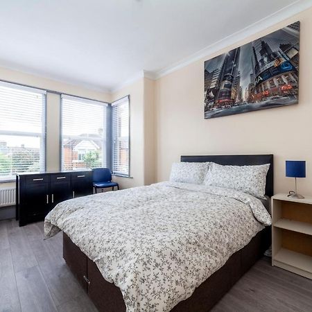Highlands Gardens Suites Ilford Exteriör bild