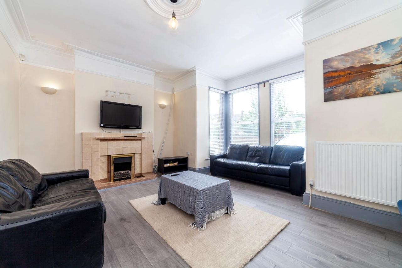 Highlands Gardens Suites Ilford Exteriör bild